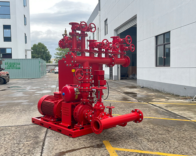 Small trolley-type mobile pump truck